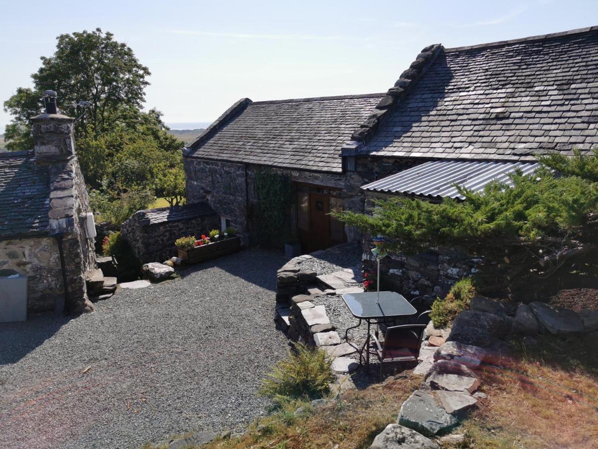 Ty Gwennol Near Gilfach Goch Apartment Llanbedr  Exterior photo